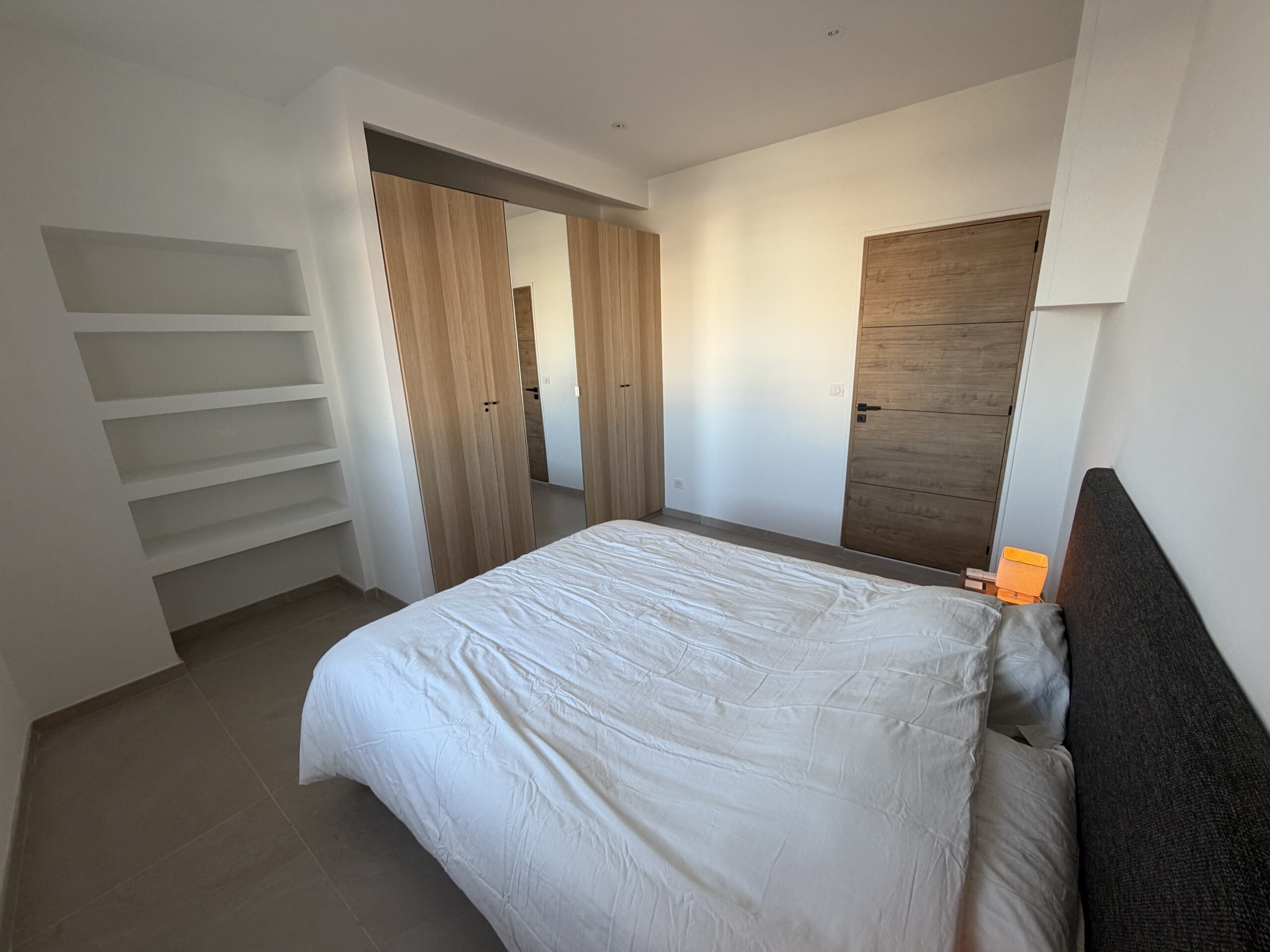 Chambre avec vue sur le Canal Royal et le port de Sète