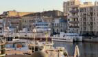Vue sur le port de pêche et la criée de Sète