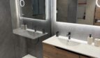 Douche à l’italienne et meuble vasque